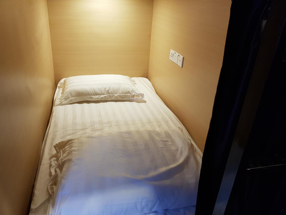 Luna Capsule Semporna Buitenkant foto